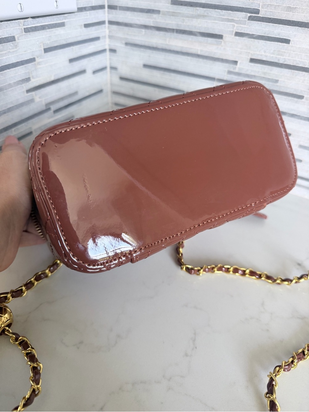 Fashion Quilted Patent Leather Top-Handle Vanity Bag with adjustable strap - Picture 9 of 11